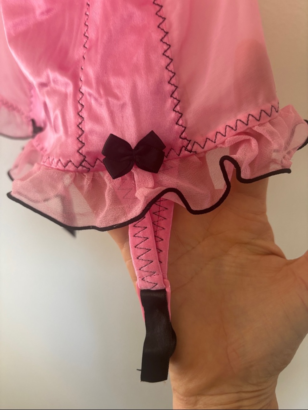 NWT!! NEW VINTAGE VS Pink Black Satin Lace Trim Sexy Lingerie Garter Details - Picture 5 of 11